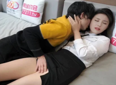 Cô nàng thư ký chiều sếp trong âm thầm vì tiền