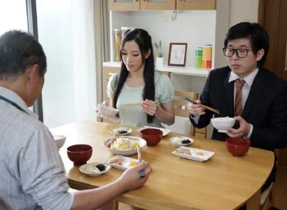 Con dâu nứng banh vùng kín cho bố chồng chịch